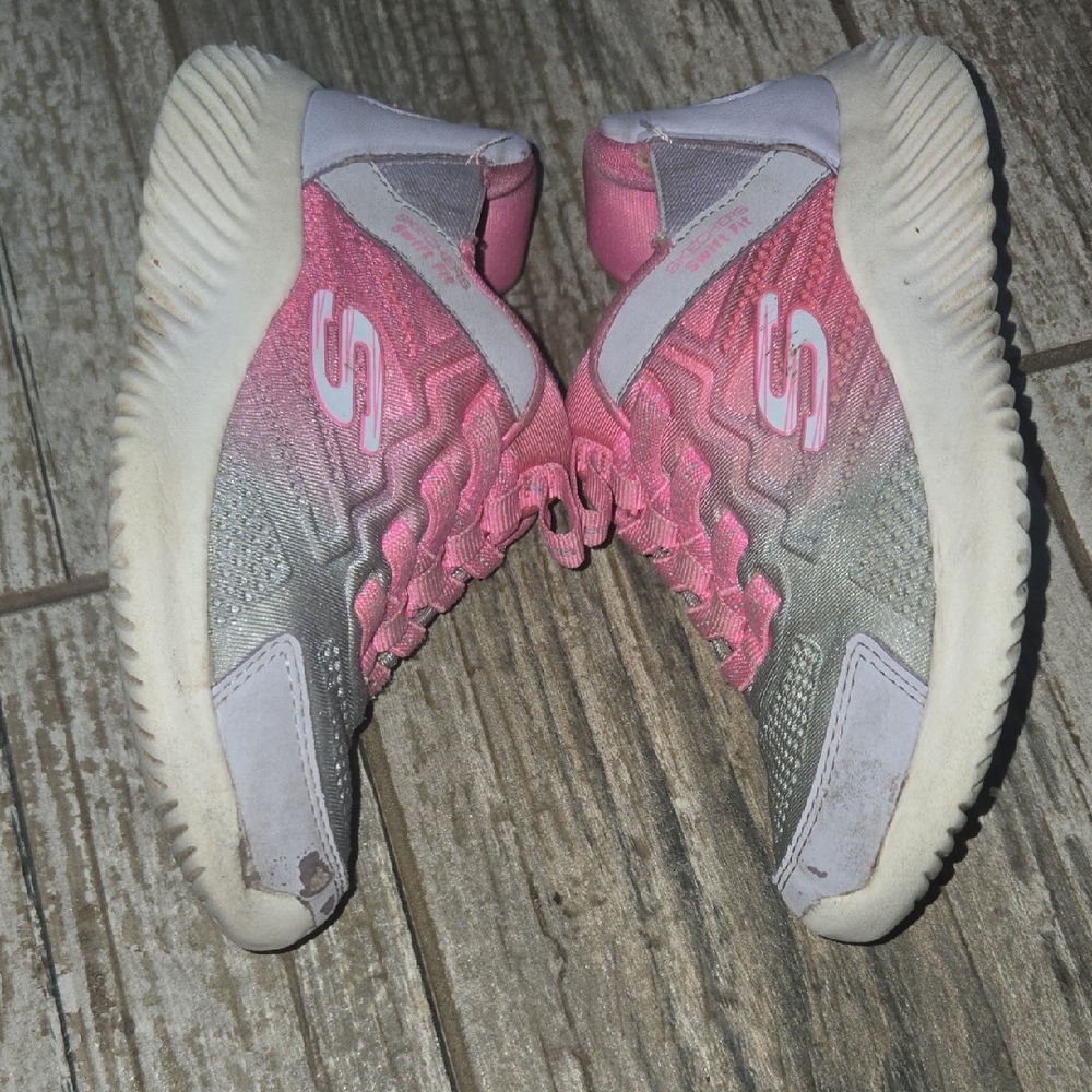 Skechers Women’s Pink Gradient Athletic Sneakers